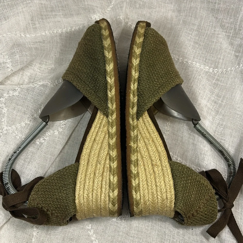 UGG almost new leather espadrille wedge sandals